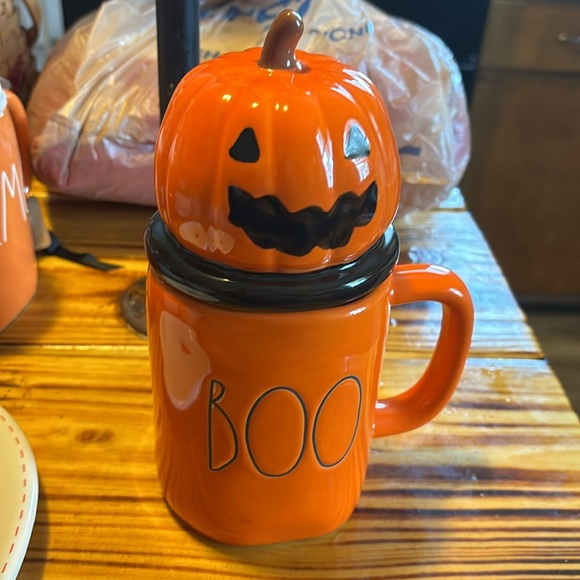 BOO Rae Dunn mug - Picture 1 of 3
